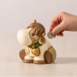THUN - Salvadanaio mucca Fiorella in ceramica