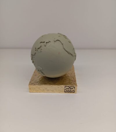 Mappamondo con base oro di Chiaraela
